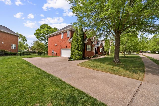 1608 Fair House Rd, Spring Hill, TN 37174