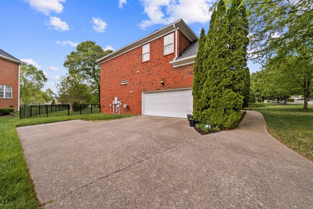 1608 Fair House Rd, Spring Hill, TN 37174