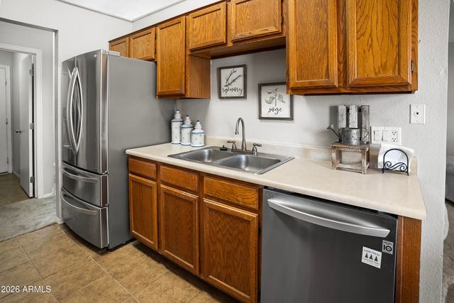 6715 N 81ST Drive, Glendale, AZ 85303