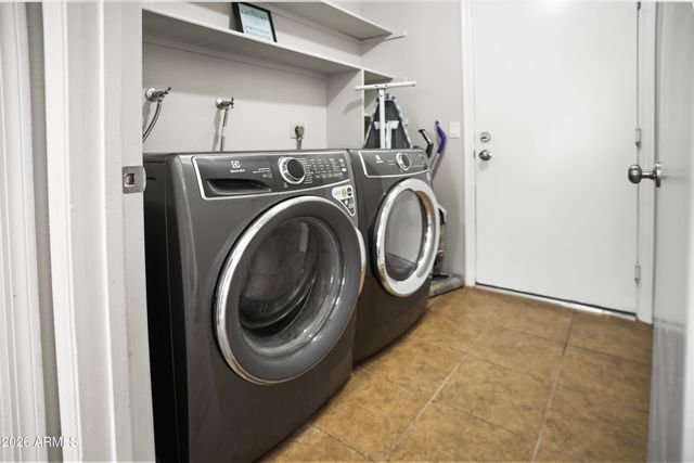 6715 N 81ST Drive, Glendale, AZ 85303