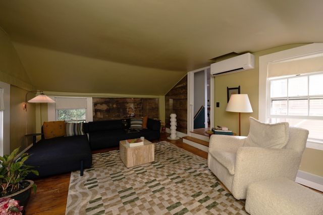 64 Bartlett St 4, Boston, MA 02119
