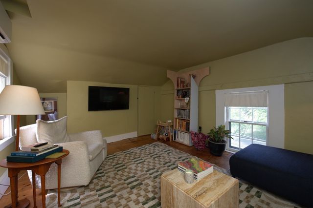 64 Bartlett St 4, Boston, MA 02119
