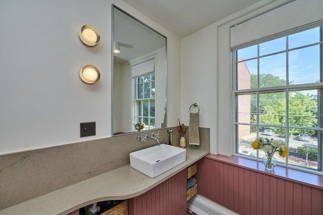 64 Bartlett St 4, Boston, MA 02119