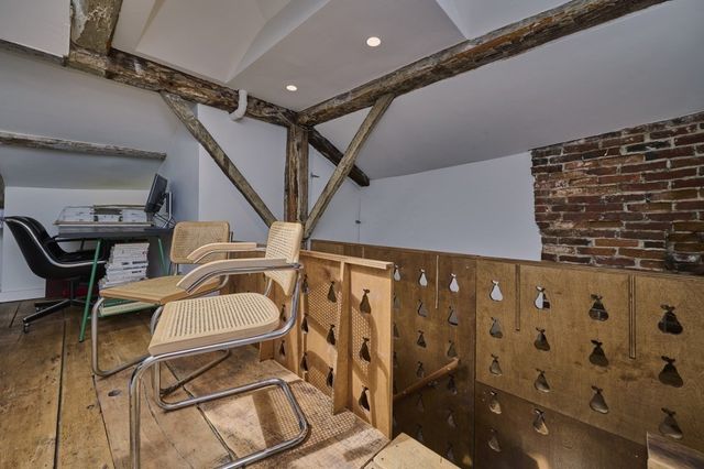 64 Bartlett St 4, Boston, MA 02119