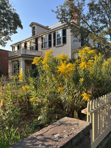 64 Bartlett St 4, Boston, MA 02119