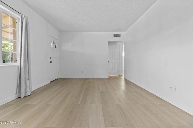 630 E FLINT Street, Chandler, AZ 85225