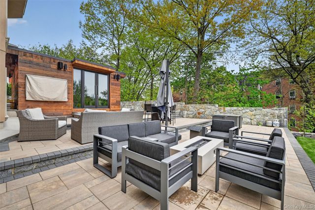 65 Wildway, Bronxville, NY 10708