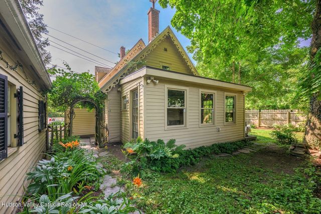 39 Hudson Street, Kinderhook, NY 12106