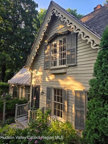 39 Hudson Street, Kinderhook, NY 12106