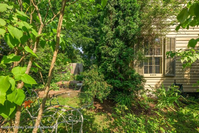 39 Hudson Street, Kinderhook, NY 12106
