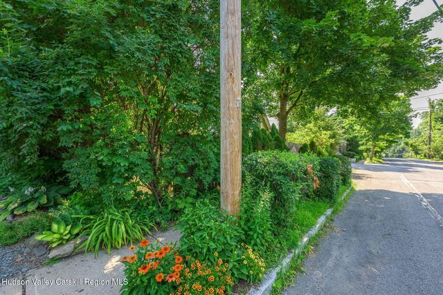 39 Hudson Street, Kinderhook, NY 12106