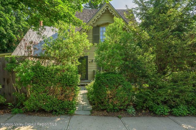 39 Hudson Street, Kinderhook, NY 12106