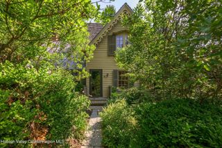 39 Hudson Street, Kinderhook, NY 12106