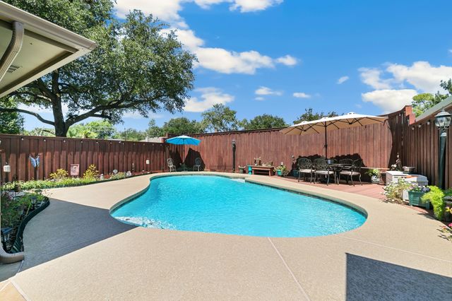417 Stroud Lane, Garland, TX 75043