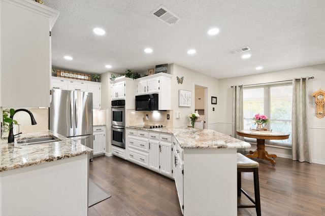 417 Stroud Lane, Garland, TX 75043