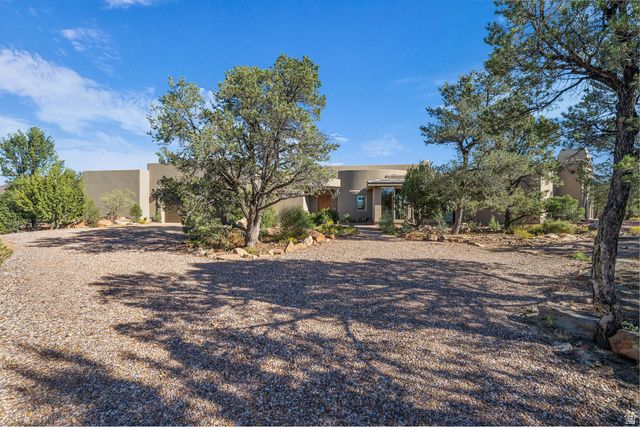 622 N PINION HILLS DR, Dammeron Valley, UT 84783
