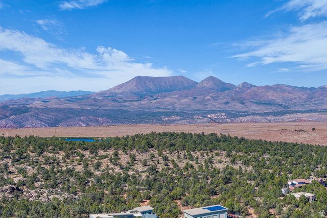 622 N PINION HILLS DR, Dammeron Valley, UT 84783