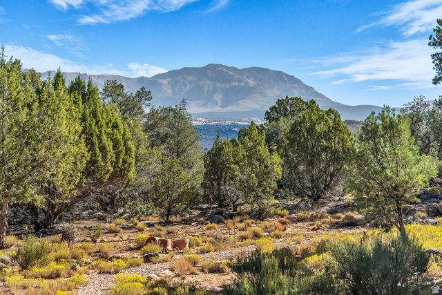 622 N PINION HILLS DR, Dammeron Valley, UT 84783