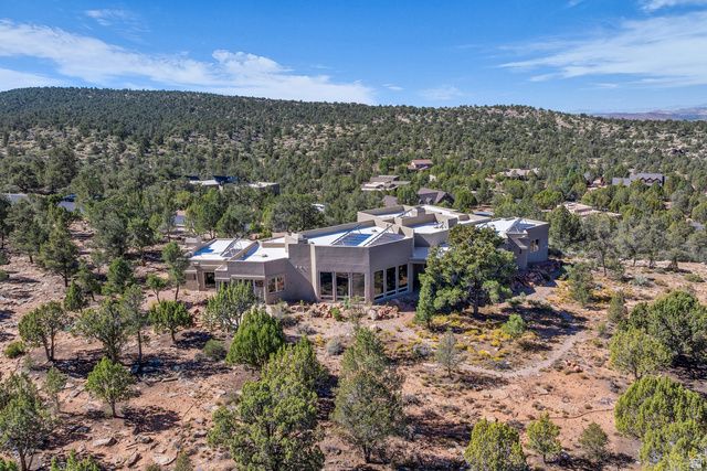 622 N PINION HILLS DR, Dammeron Valley, UT 84783