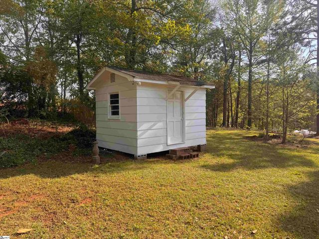 385 Wall Street, Campobello, SC 29322