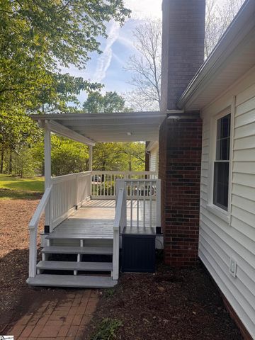 385 Wall Street, Campobello, SC 29322