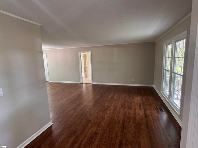 385 Wall Street, Campobello, SC 29322