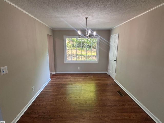 385 Wall Street, Campobello, SC 29322