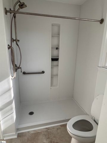 385 Wall Street, Campobello, SC 29322