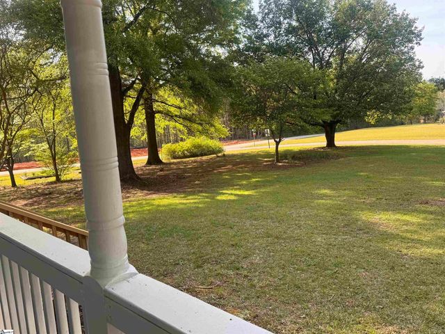 385 Wall Street, Campobello, SC 29322