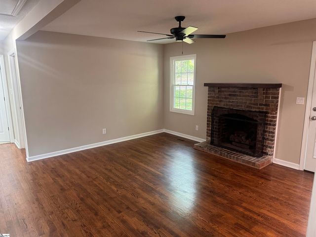 385 Wall Street, Campobello, SC 29322