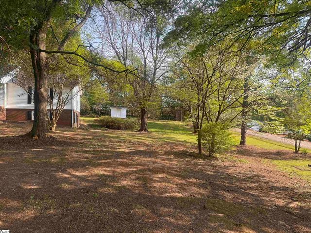 385 Wall Street, Campobello, SC 29322