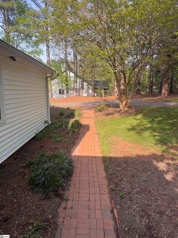 385 Wall Street, Campobello, SC 29322