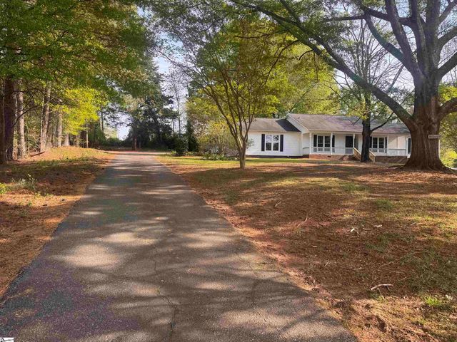 385 Wall Street, Campobello, SC 29322