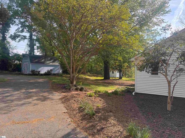 385 Wall Street, Campobello, SC 29322