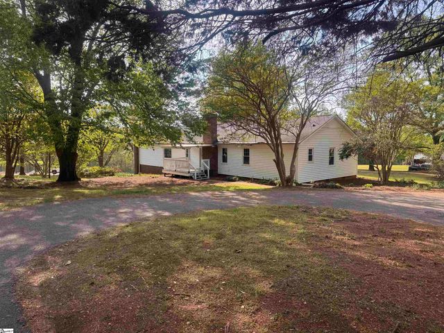 385 Wall Street, Campobello, SC 29322