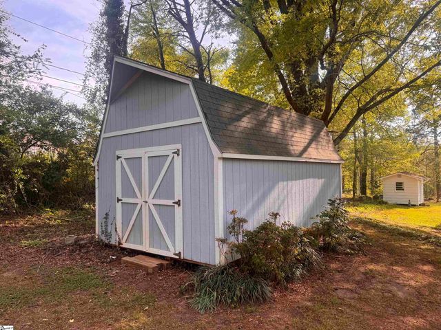 385 Wall Street, Campobello, SC 29322