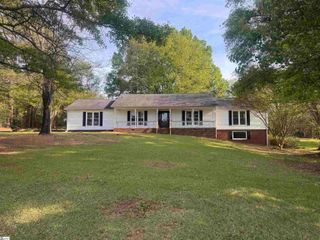 385 Wall Street, Campobello, SC 29322
