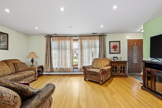 10720 Laramie Avenue, Oak Lawn, IL 60453