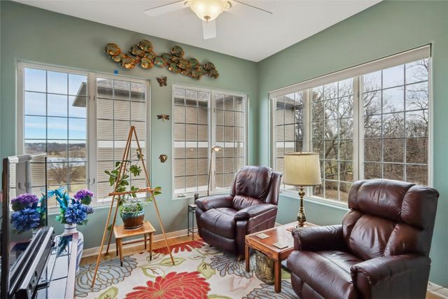 245 Holiday Rd 3, Coralville, IA 52241