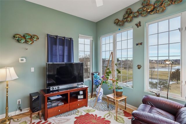 245 Holiday Rd 3, Coralville, IA 52241