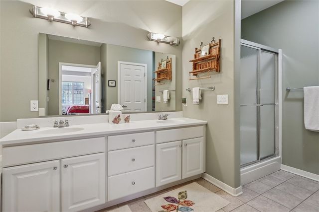 245 Holiday Rd 3, Coralville, IA 52241