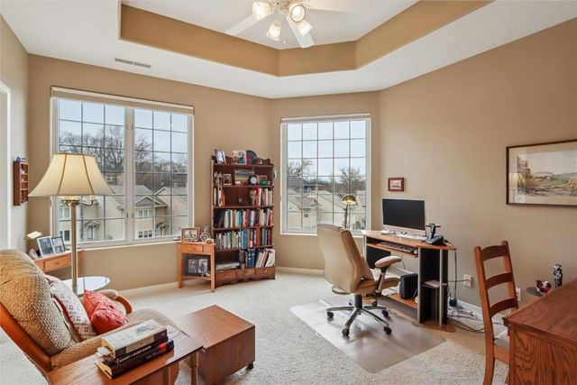 245 Holiday Rd 3, Coralville, IA 52241