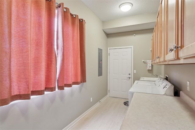 245 Holiday Rd 3, Coralville, IA 52241