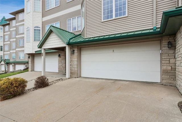 245 Holiday Rd 3, Coralville, IA 52241