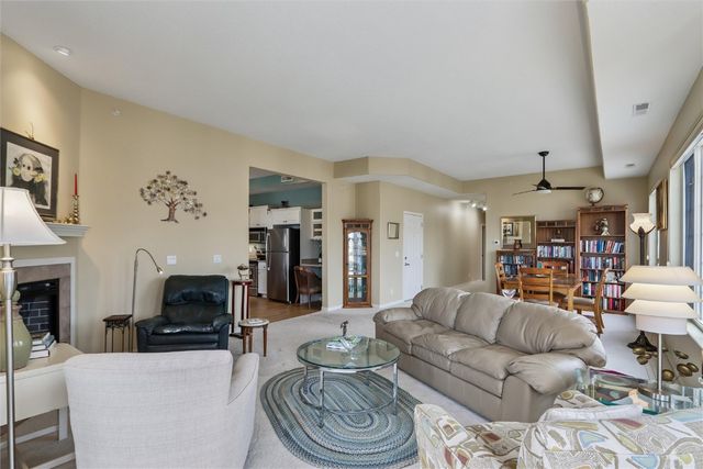 245 Holiday Rd 3, Coralville, IA 52241