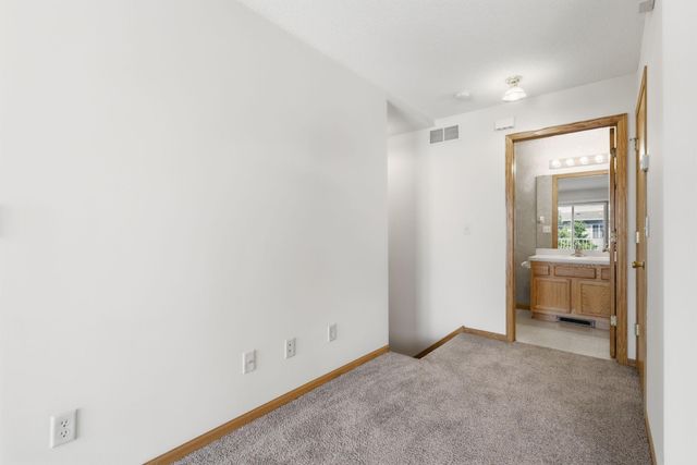 1587 County Road D E, Maplewood, MN 55109