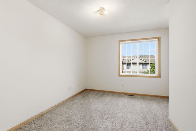 1587 County Road D E, Maplewood, MN 55109