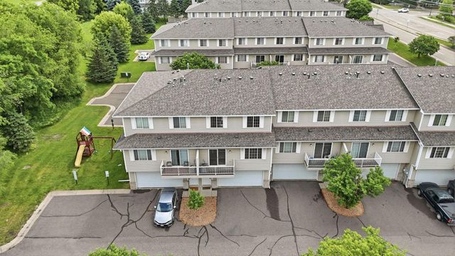 1587 County Road D E, Maplewood, MN 55109