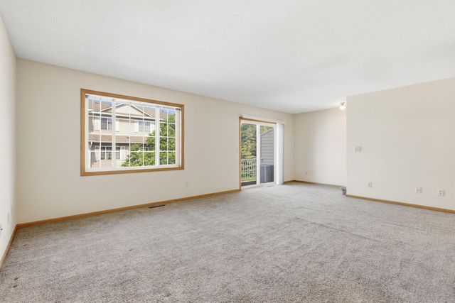 1587 County Road D E, Maplewood, MN 55109
