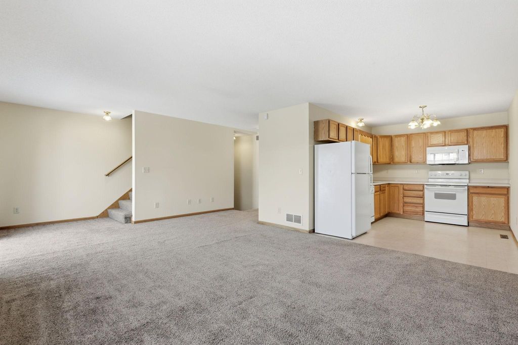 1587 County Road D E, Maplewood, MN 55109 — photo 5